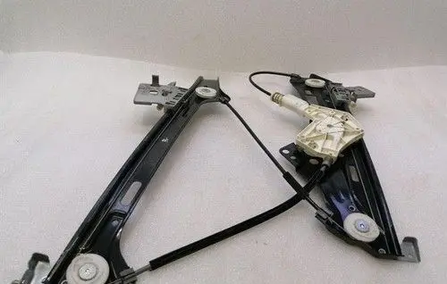 Mercedes-Benz CLS C219 Front door window regulator with motor A2197200946