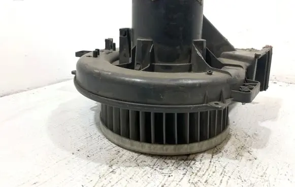 Volkswagen Polo IV 9N3 Heater fan/blower 6Q1819015J Y1551