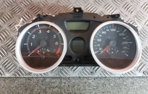 Renault Megane II Speedometer (instrument cluster) 8200408790F