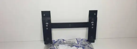 Volvo XC60 Front bumper mounting bracket 31395645