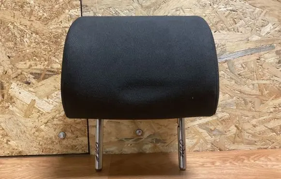Volkswagen PASSAT B6 Rear seat headrest 