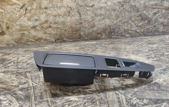 BMW 7 F01 F02 F03 F04 Rear door ashtray 81833005 0014062045 9153397