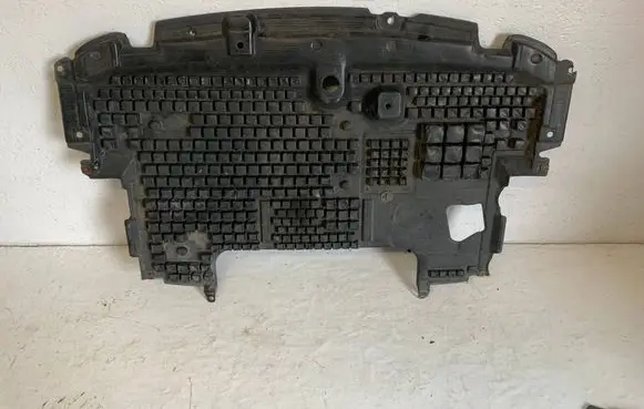 Toyota Yaris Engine splash shield/under tray 514410D130
