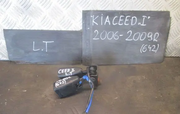 KIA Ceed Rear seatbelt buckle