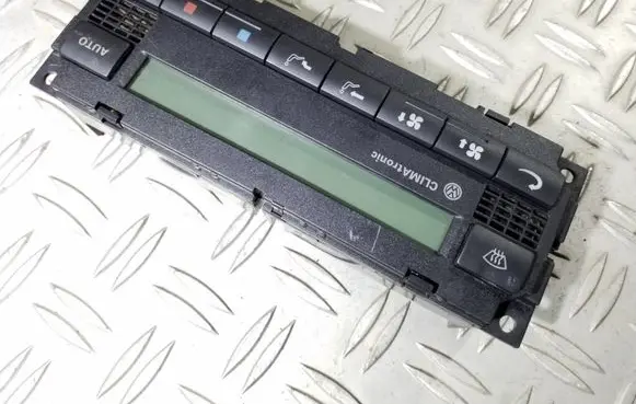 Volkswagen PASSAT B5.5 Climate control unit 5HB00813903 3B2907044J