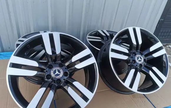 Mercedes-Benz GLK (X204) R20 alloy rim A2044012502