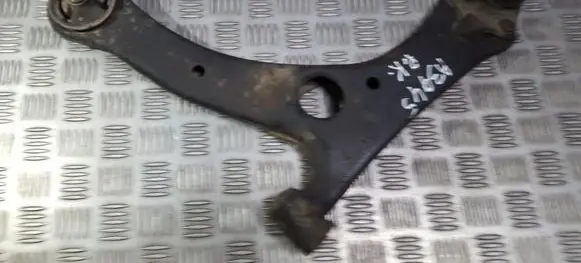 Toyota Corolla Verso AR10 Front lower control arm/wishbone