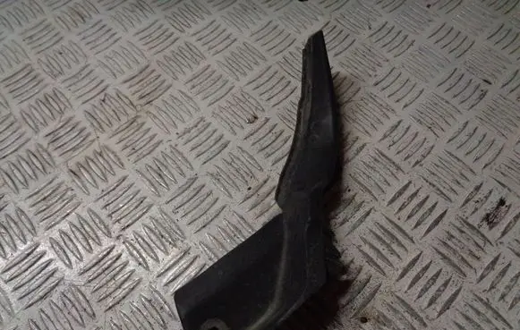 Renault Twingo III Windshield trim 668637847R