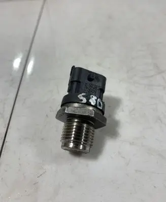 Fuel pressure sensor