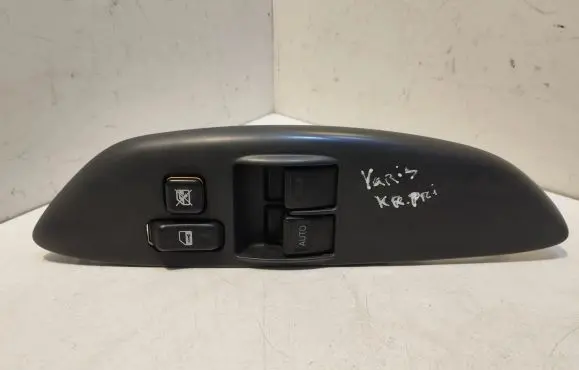 Toyota Yaris Electric window control switch 0115U46