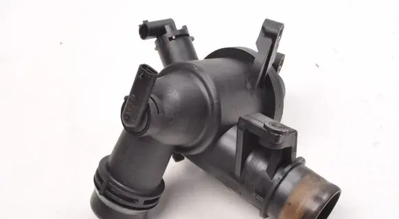 Mercedes-Benz C W205 Thermostat housing A6512001515