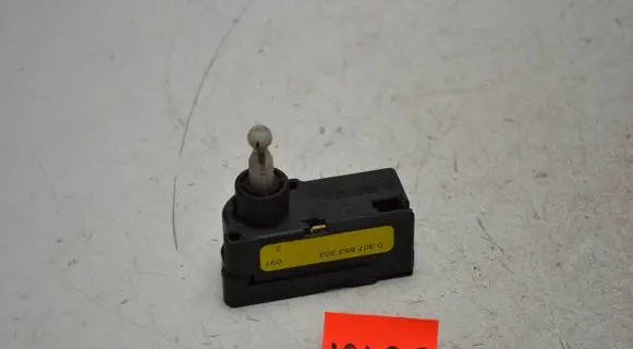 Headlight level adjustment motor