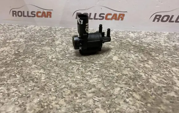 Audi A4 S4 B7 8E 8H Turbo solenoid valve 1J0906283C