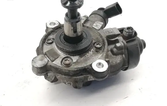 Toyota Verso-S Fuel injection high pressure pump 0445010756