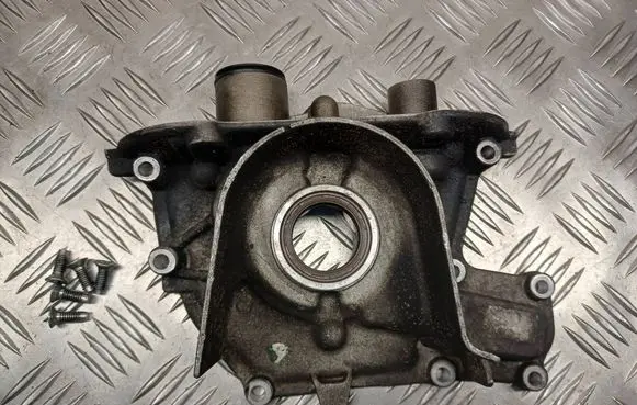Opel Astra J Oil pump 55566000