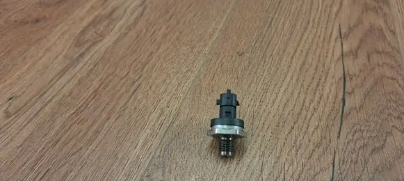 Renault Espace IV Fuel pressure sensor 0281002867