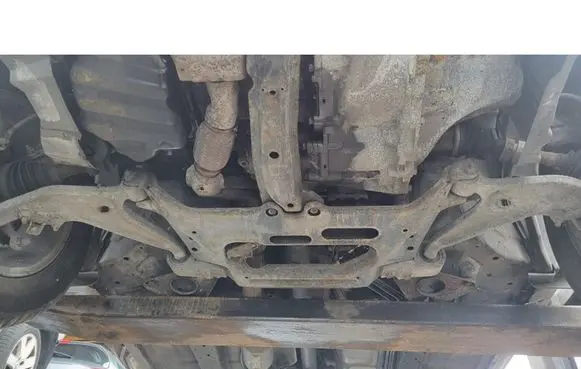 Nissan X-Trail T30 Front subframe