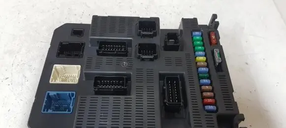 Peugeot 207 Comfort/convenience module 9663798480