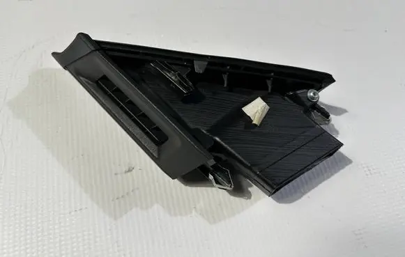 Maserati Ghibli Dashboard air vent grill cover trim 105804312c