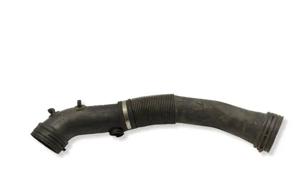 Volkswagen PASSAT B5 Air intake hose/pipe 06B133354D