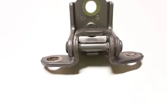 Nissan X-Trail T30 Rear door upper hinge