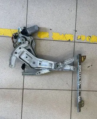 Subaru Impreza II Rear door window regulator with motor