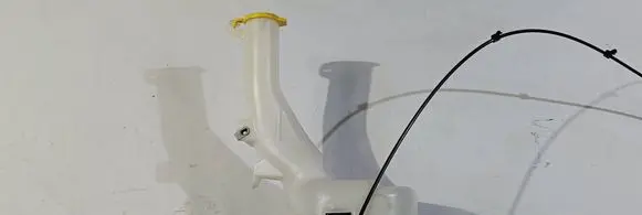 Dodge Challenger Windshield washer fluid reservoir/tank 05182852AE
