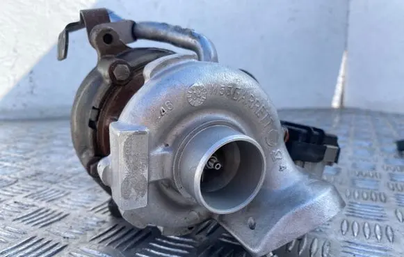 BMW 3 E46 Turbo 7790312C 7337011 6NW008412