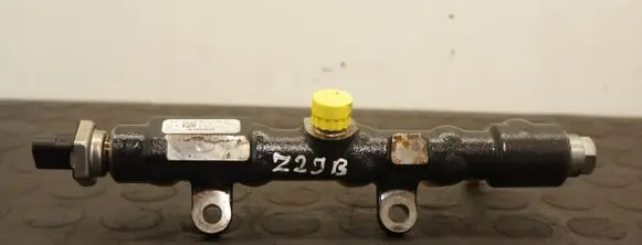 Ford Focus Fuel main line pipe 9825589880