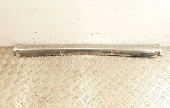 Trunk/boot sill cover protection
