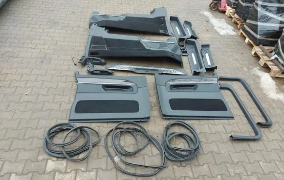 Mercedes-Benz EQV 447 Rubber seal front coupe door mereqv