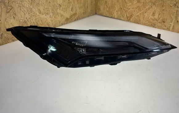 Nissan X-Trail T33 Headlight/headlamp B015684