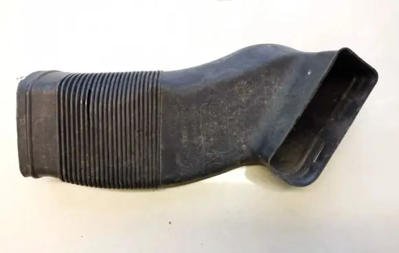Audi A4 S4 B5 8D Air intake hose/pipe 8d0129617e