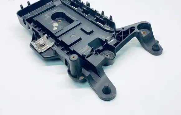 Volkswagen PASSAT CC Battery tray 1K0915333H 1J0808219