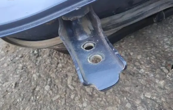 Subaru Outback (BS) Rear door lower hinge