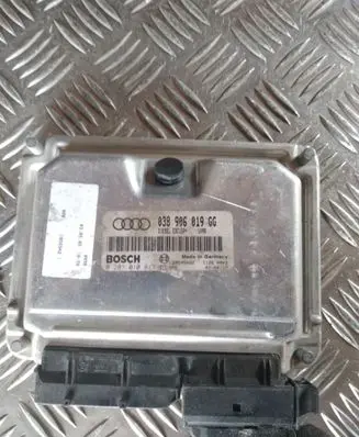 Audi A4 S4 B6 8E 8H Engine control unit/module 038906019GG 0281010813 28SA5462