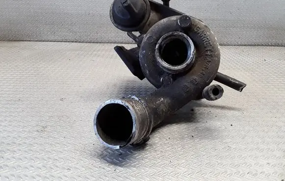 Mitsubishi Carisma Turbo 770010886