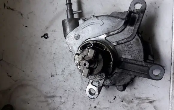 Toyota Avensis T250 Vacuum pump