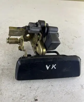 Jeep Grand Cherokee (WK) Tailgate window lock/catch/latch 