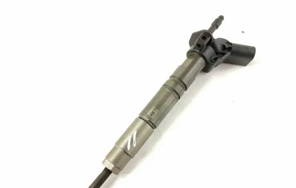 Mercedes-Benz C W204 Fuel injector 6420701387 6420701987
