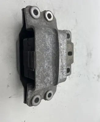Mitsubishi Pajero Engine mount bracket 3C0199555