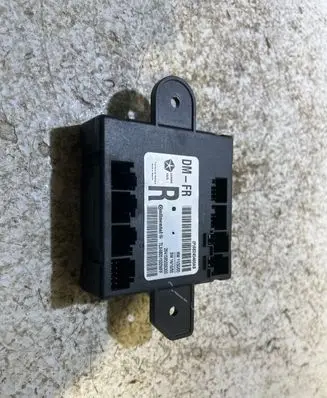 Dodge Charger Door control unit/module 68245460AB 2841585006300 TLX4B05150WFFF