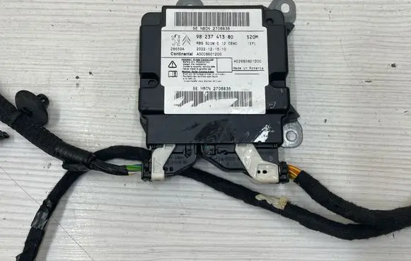 Peugeot 2008 II Airbag control unit/module 9823741380