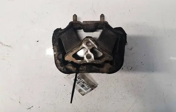 Opel Astra F Engine mount bracket 90447883