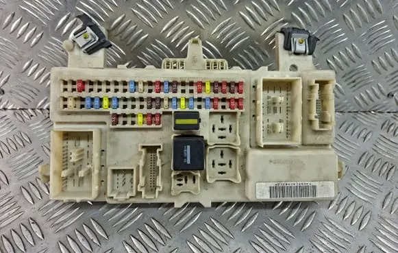 Ford Focus Fuse module 4M5T14A073