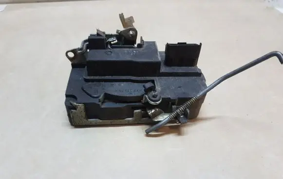 Citroen Berlingo Front door lock 