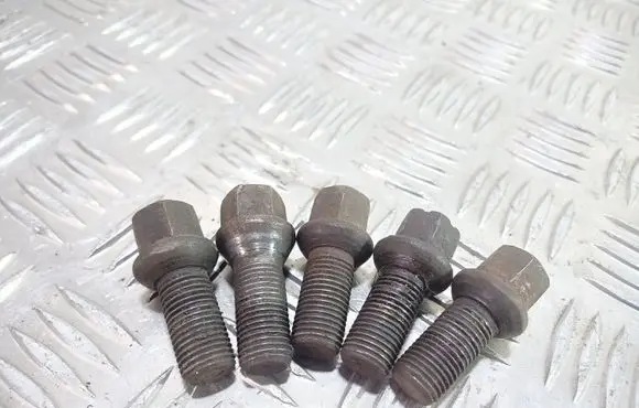 Volkswagen Golf IV Nuts/bolts 