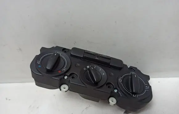 Volkswagen PASSAT B6 Climate control unit 1K0820047FT