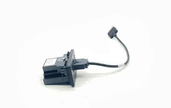 Jaguar XK - XKR AUX in-socket connector 40179465 A2C53299278