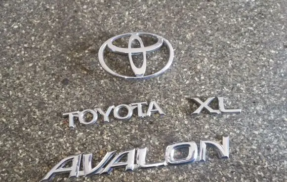 Toyota Avalon XX20 Manufacturers badge/model letters 